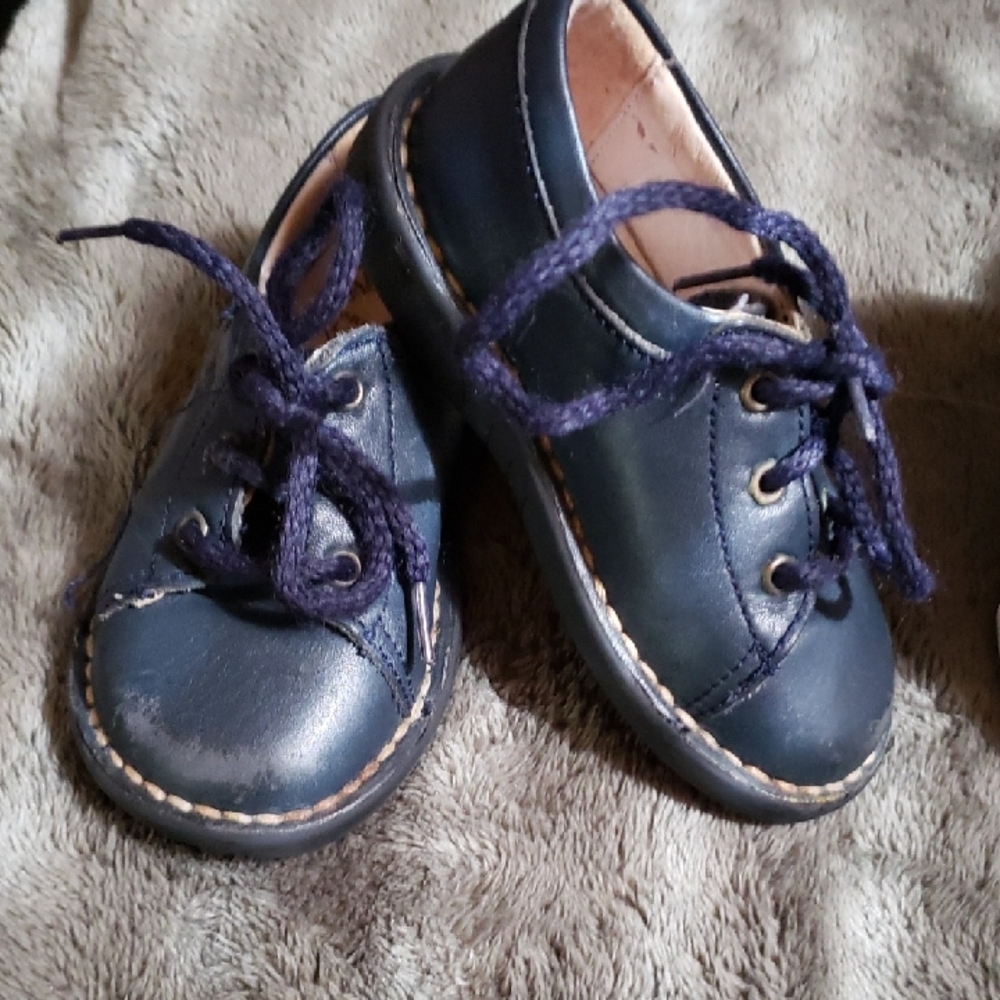 Classic Blue Leather Dress Shoes with Round Toe